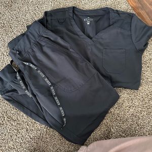 Med Couture XS scrub top, small jogger bottoms $15